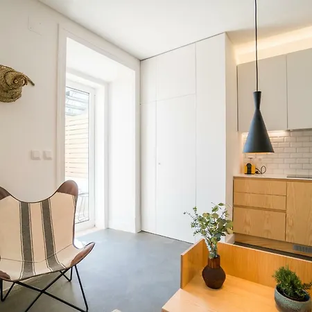 Wood & Garden Apartment