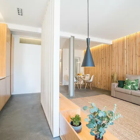 Wood & Garden Apartment *