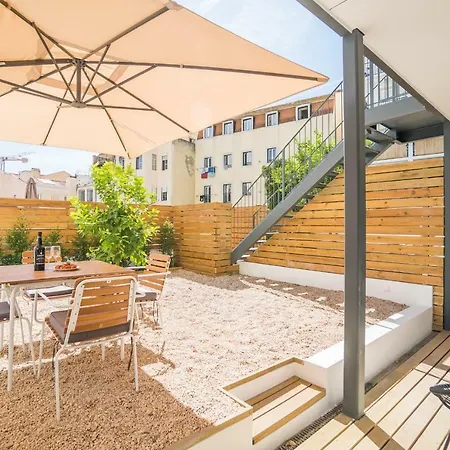 Wood & Garden Apartment Lisbon