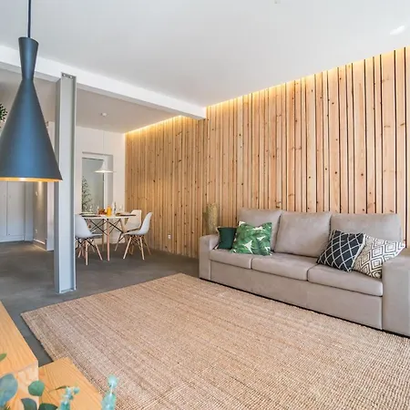 Wood & Garden Apartment *