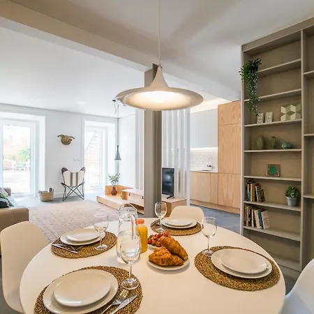 Wood & Garden Apartment