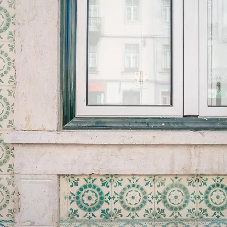 Wood & Garden Apartment Lisbon